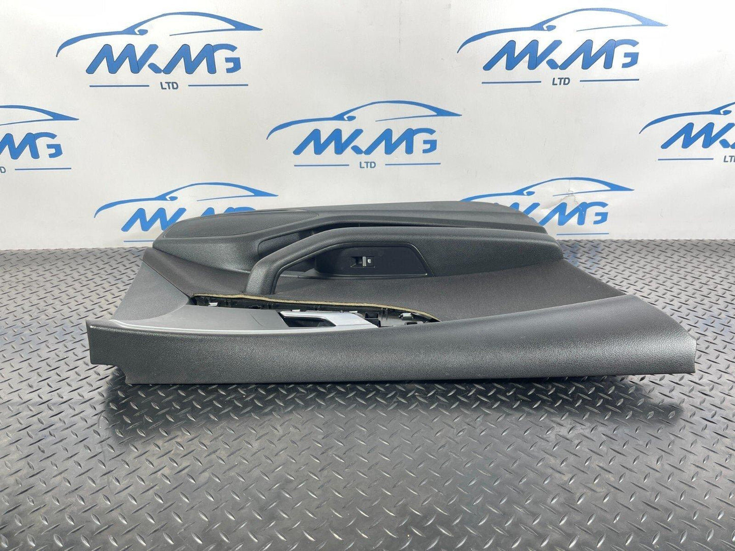 16-19 AUDI A4 B9 AVANT GENUINE FRONT PASSENGER SIDE DOOR CARD PANEL 8W0867133
