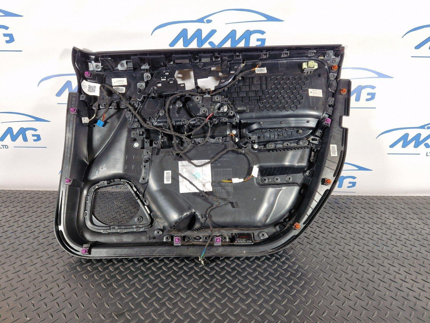 19-ON MERCEDES BENZ B CLASS W247 RONT LEFT N/S DOOR PANEL CARD A2477204702