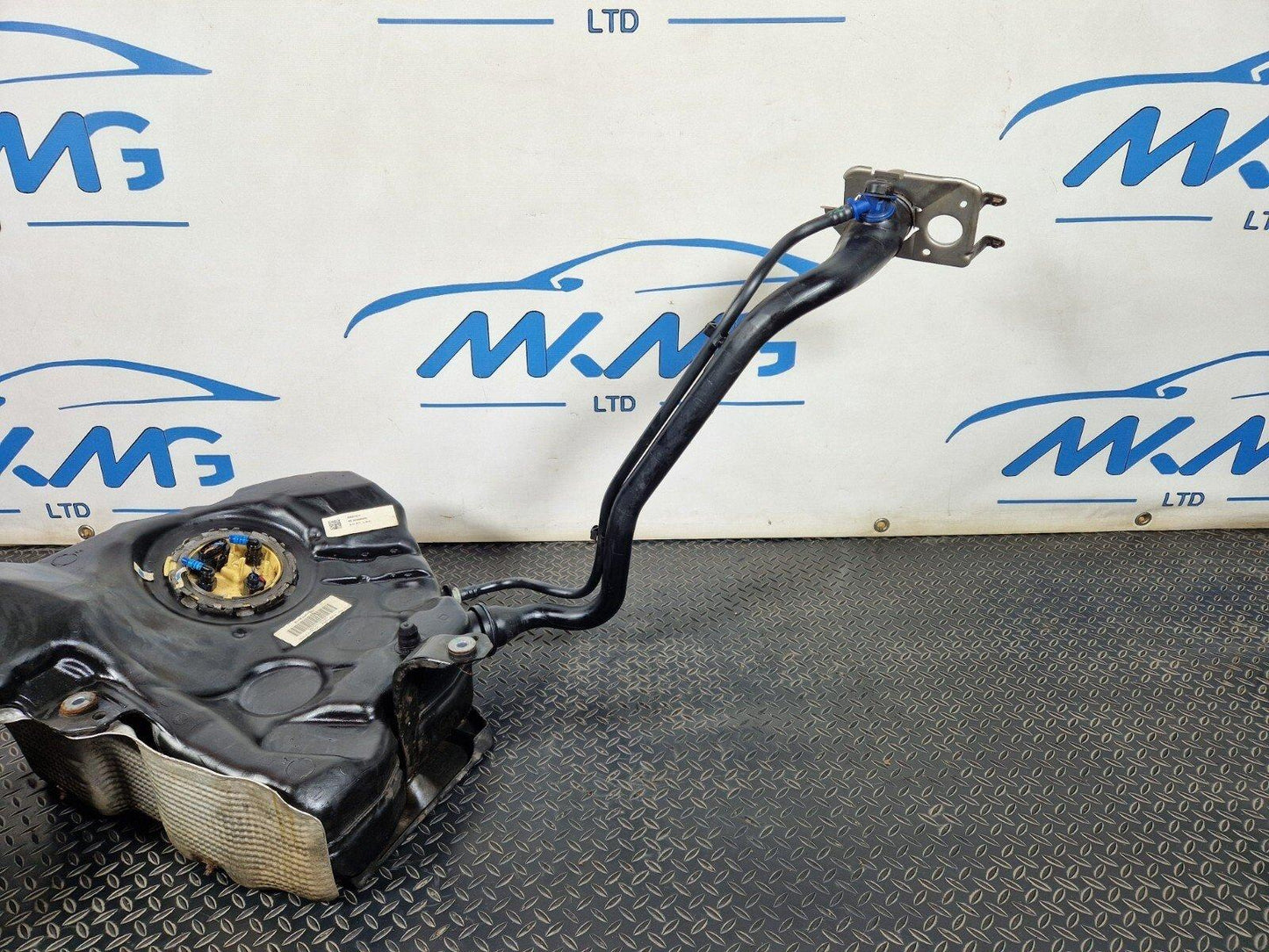 16-23 AUDI A5 F5 QUATTRO GENUINE DIESEL ENGINE FUEL TANK WITH PUMP 8W6201021F