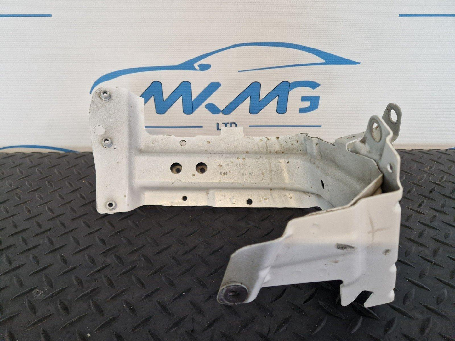 16-20 AUDI Q7 4M GENUINE FRONT RIGHT O/S FENDER WING PANEL HOLDER C9A 4M0821138B