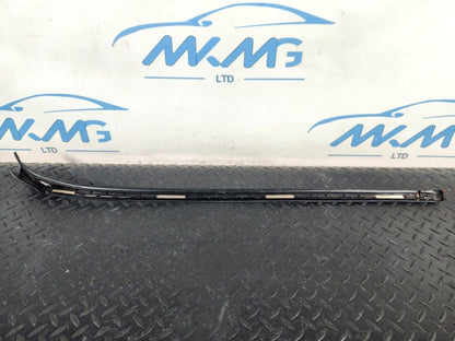 11-19 MERCEDES BENZ ML W166 GENUINE RIGHT O/S FRONT WINDSHIELD TRIM A1666901280
