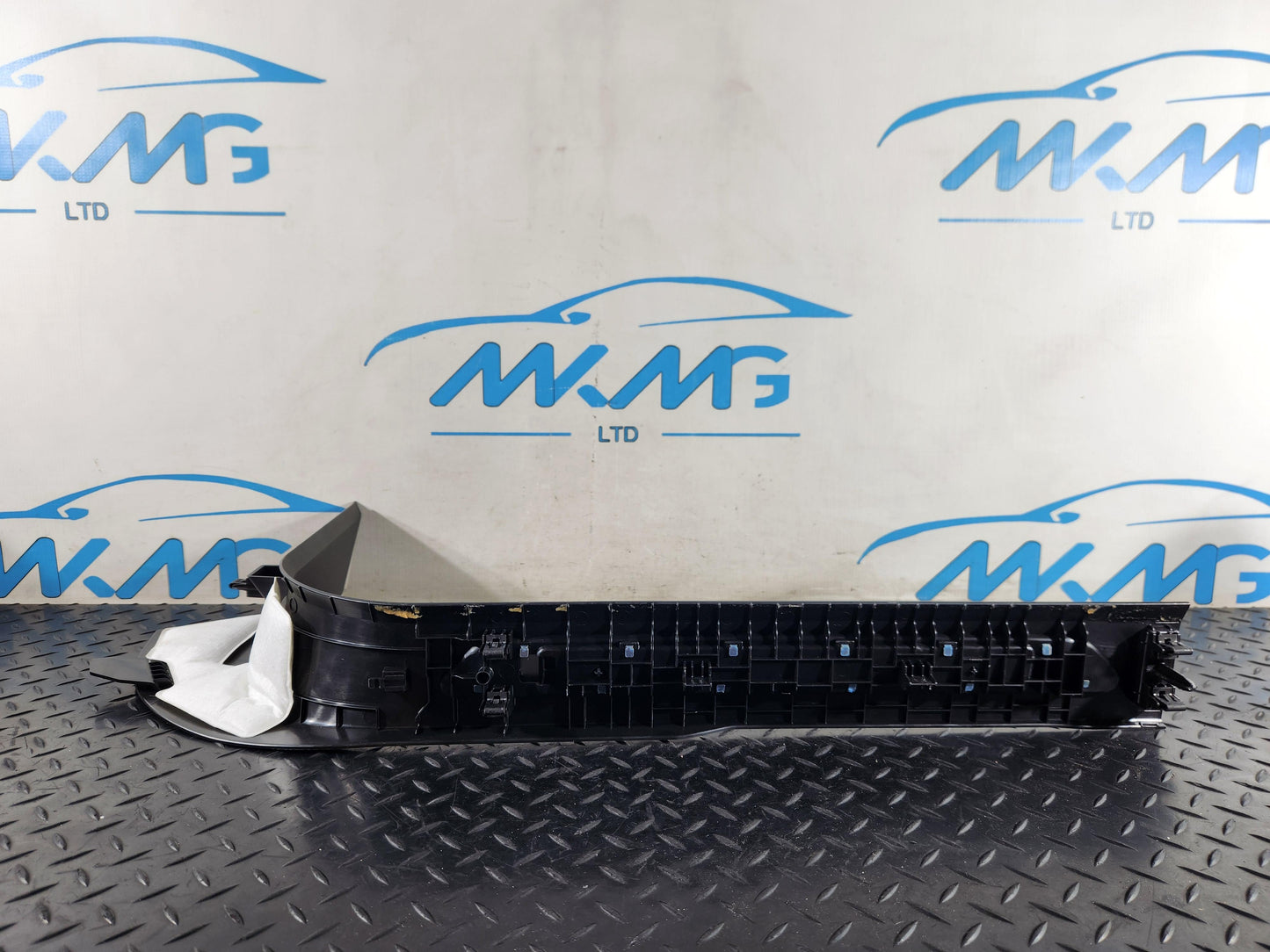 Range Rover Evoque L551 R-Dynamic Kick Plate Tread Trim K8D202349LB