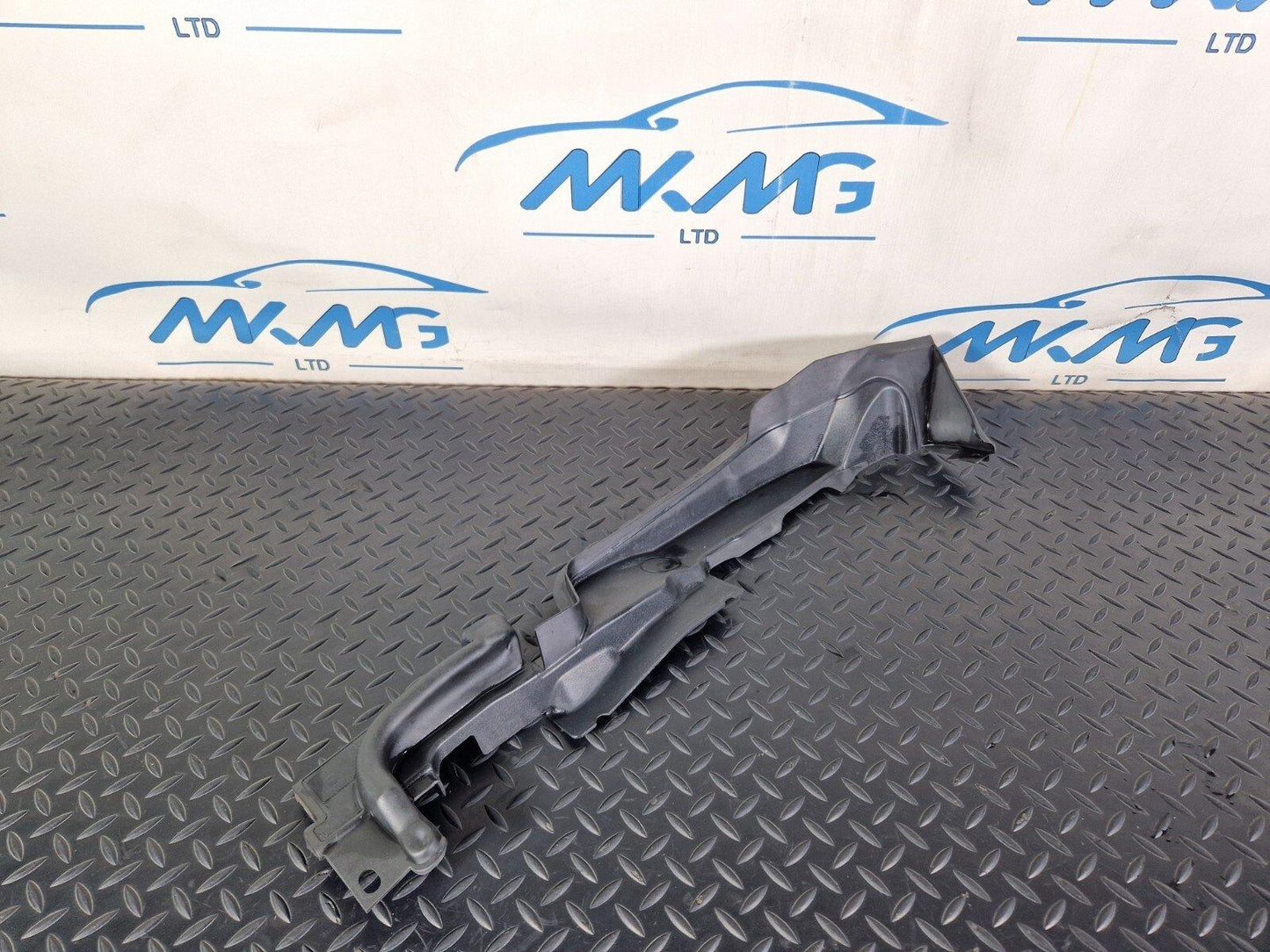 16-24 AUDI A5 F5 COUPE OEM FRONT LEFT WING FENDER SEAL TRIM 8W6821169C
