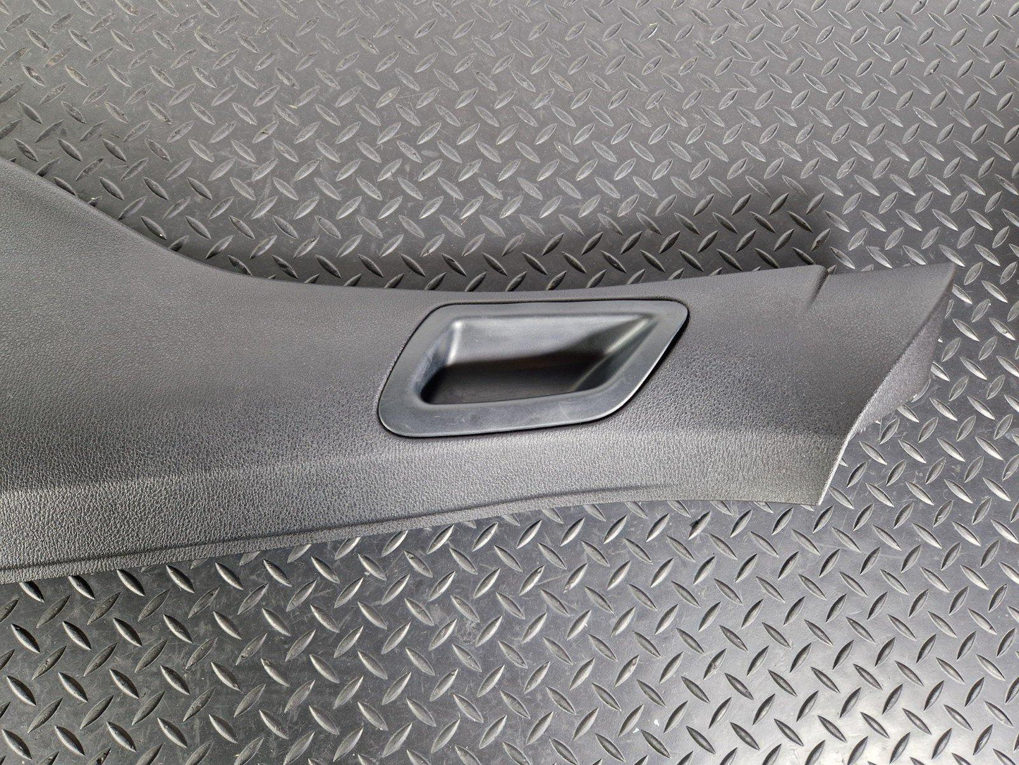 10-13 BMW X5 E70 LCI GENUINE REAR LEFT N/S D PILLAR TRIM PANEL 7154837
