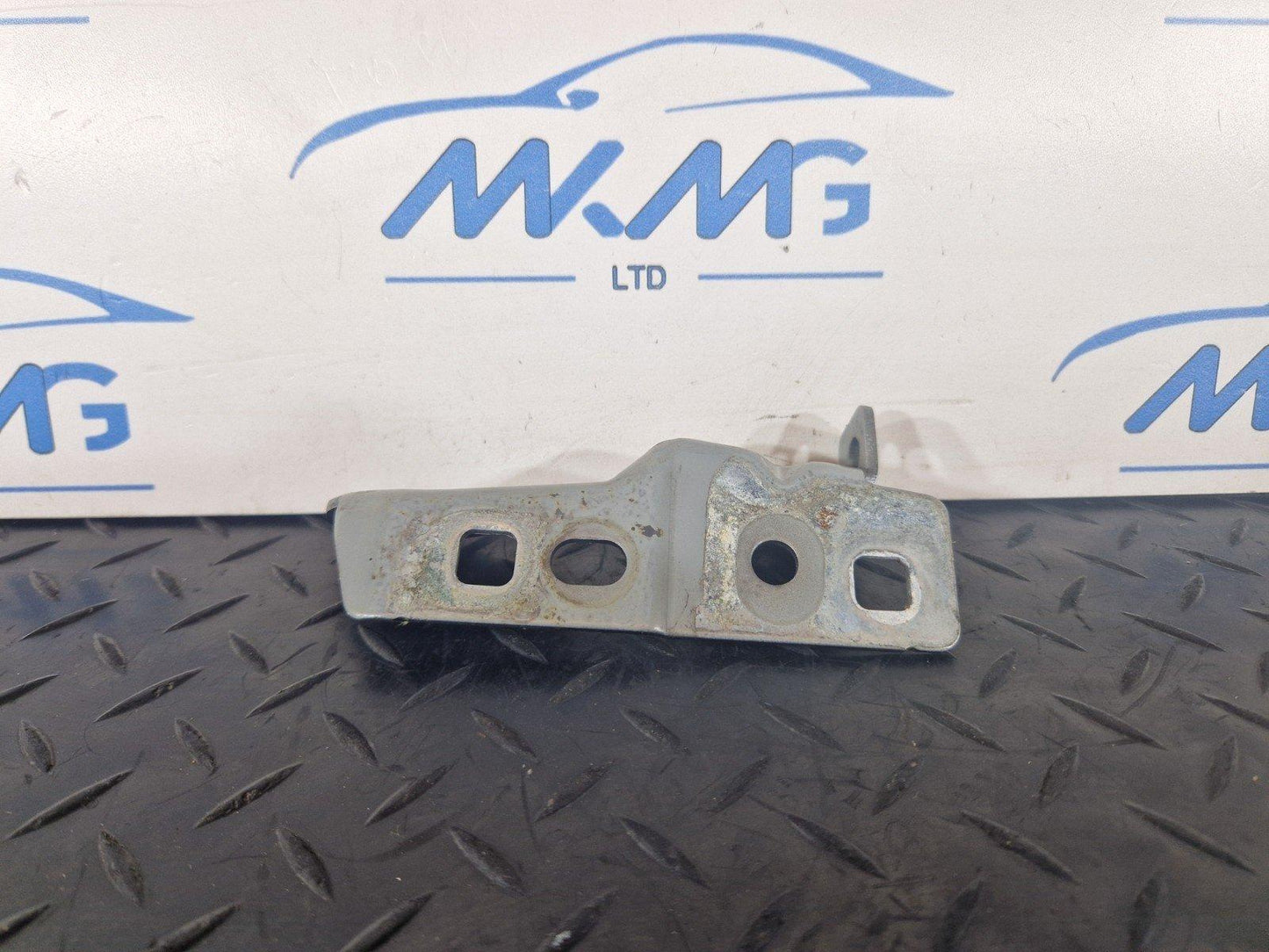 14-19 LAND ROVER L550 DISCOVERY FRONT RIGHT BONNET HINGE BRACKET FK7216150AC