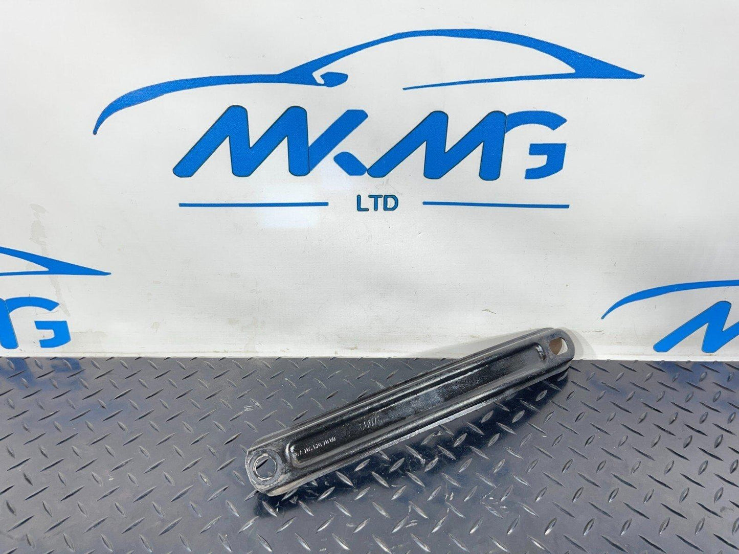 14-21 MERCEDES BENZ C350e W205 FRONT BUMPER CRASH BAR 2x BRACKETS A2056282000
