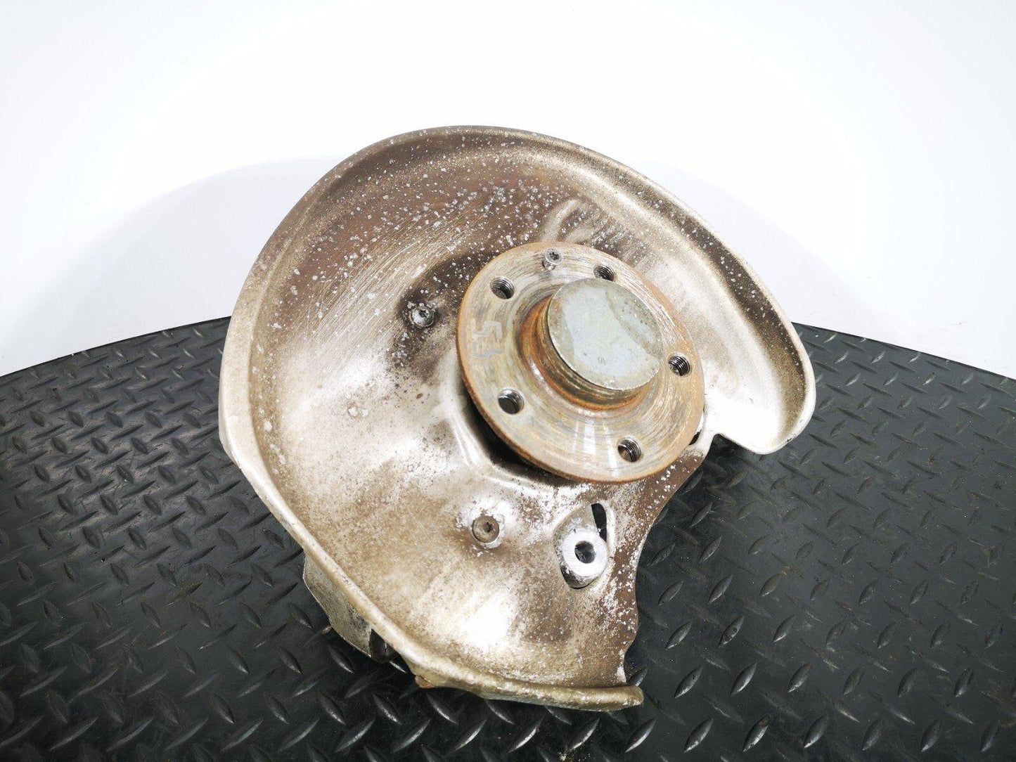 16-19 AUDI A4 B9 GENUINE 1.4 TFSI REAR RIGHT O/S WHEEL HUB & BEARING 8W0615612