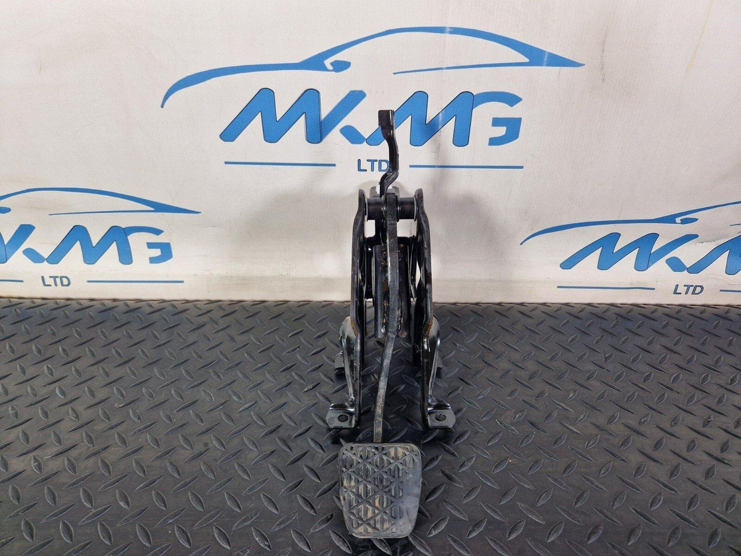 18-ON MERCEDES BENZ SPRINTER W907 BRAKE PEDAL ASSEMBLY A9102900000