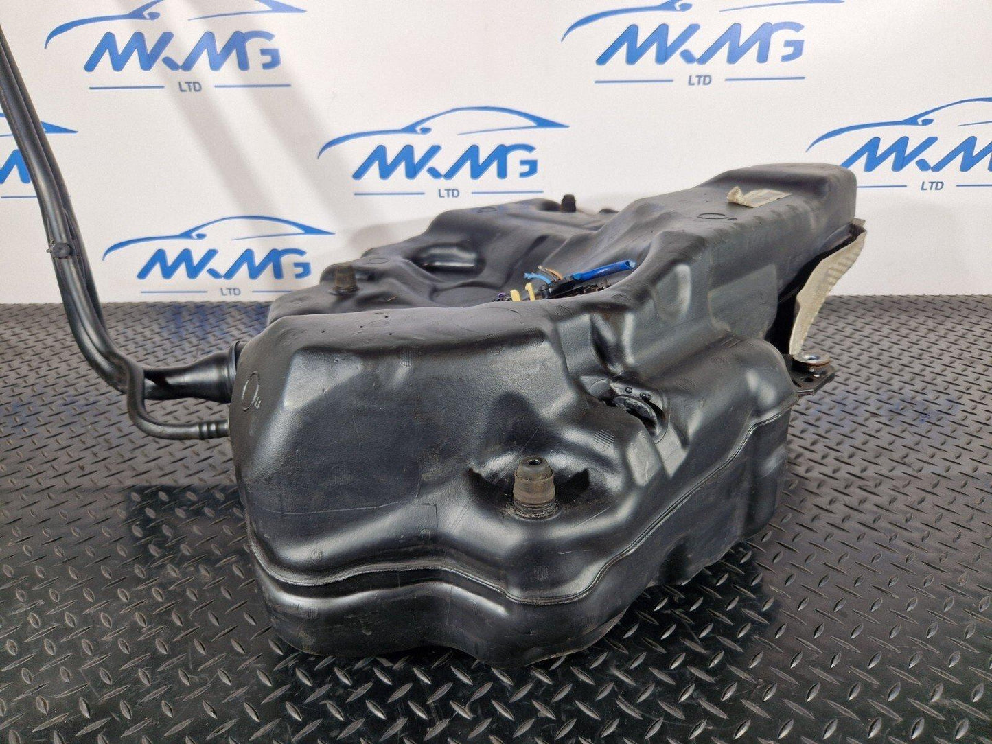16-19 AUDI A4 B9 AVAN 2.0TDI DIESEL FUEL TANK WITH PUMP 8W0201021CG 8W02012WD