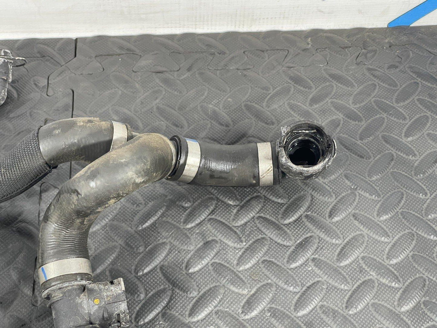 14-21 MERCEDES BENZ C300 W205 GEUINE CIRCULATION PUMP HEATING & COOLANT HOSES
