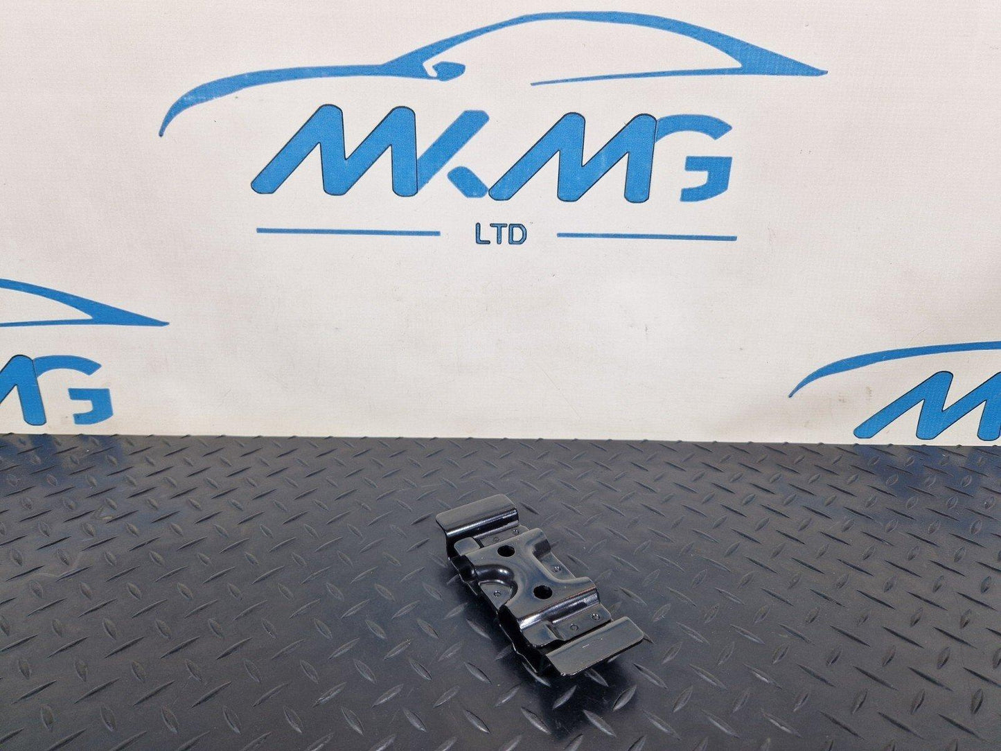 10-18 AUDI A7 4G S-LINE GENUINE OEM MOUNTING TIE DOWN EYE 4G8813383