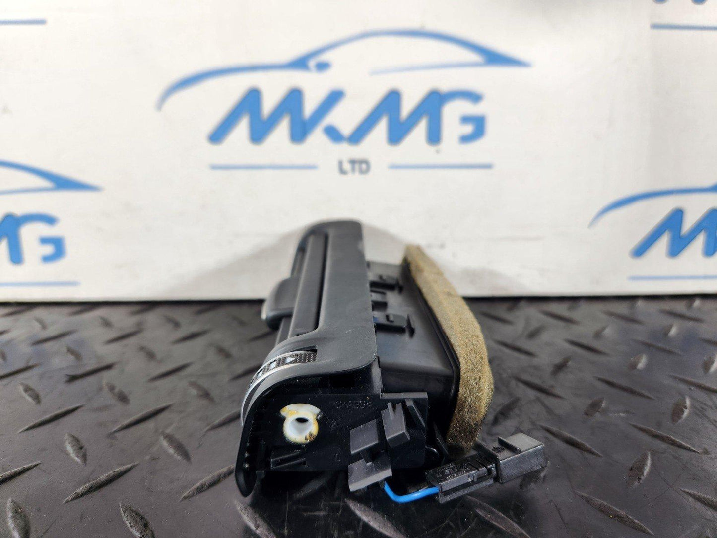 16-20 AUDI Q7 4M REAR LEFT UPPER PILLAR AIR VENT 4G0819209D