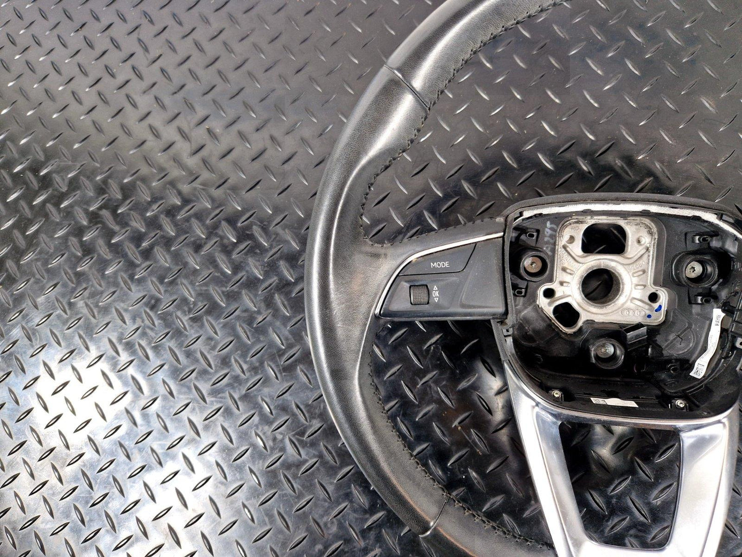 16-19 AUDI A4 B9 GENUINE MULTIFUNCTION STEERING WHEEL 4M0419689