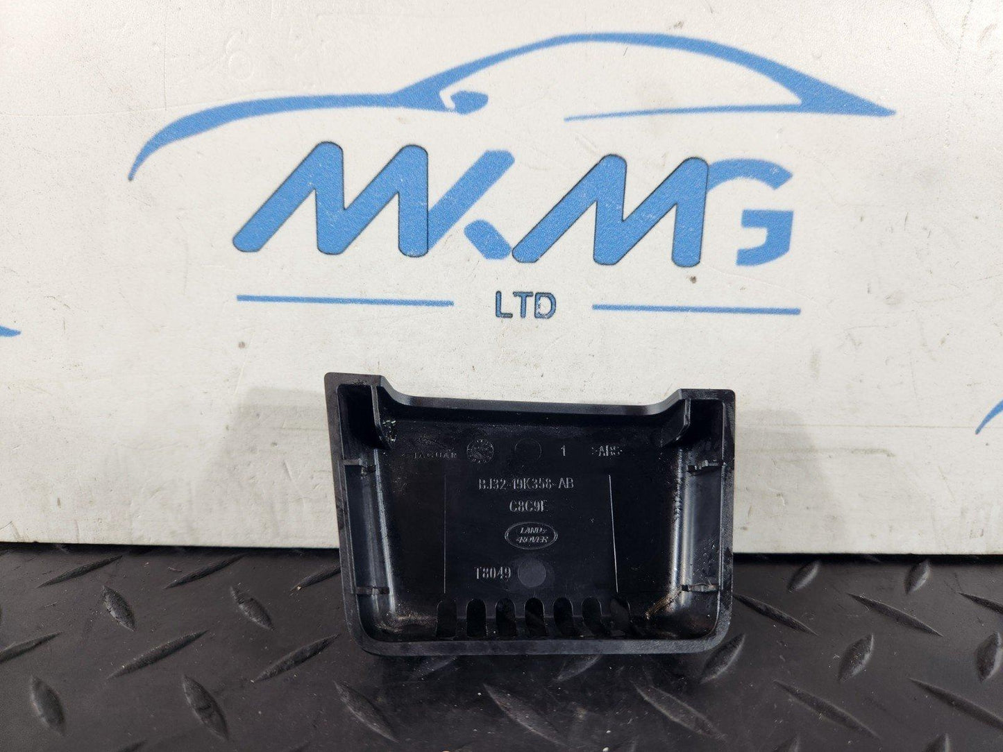 13-23 RANGE ROVER SPORT L494 REAR VIEW MIRROR TRIM BJ3219K358AB