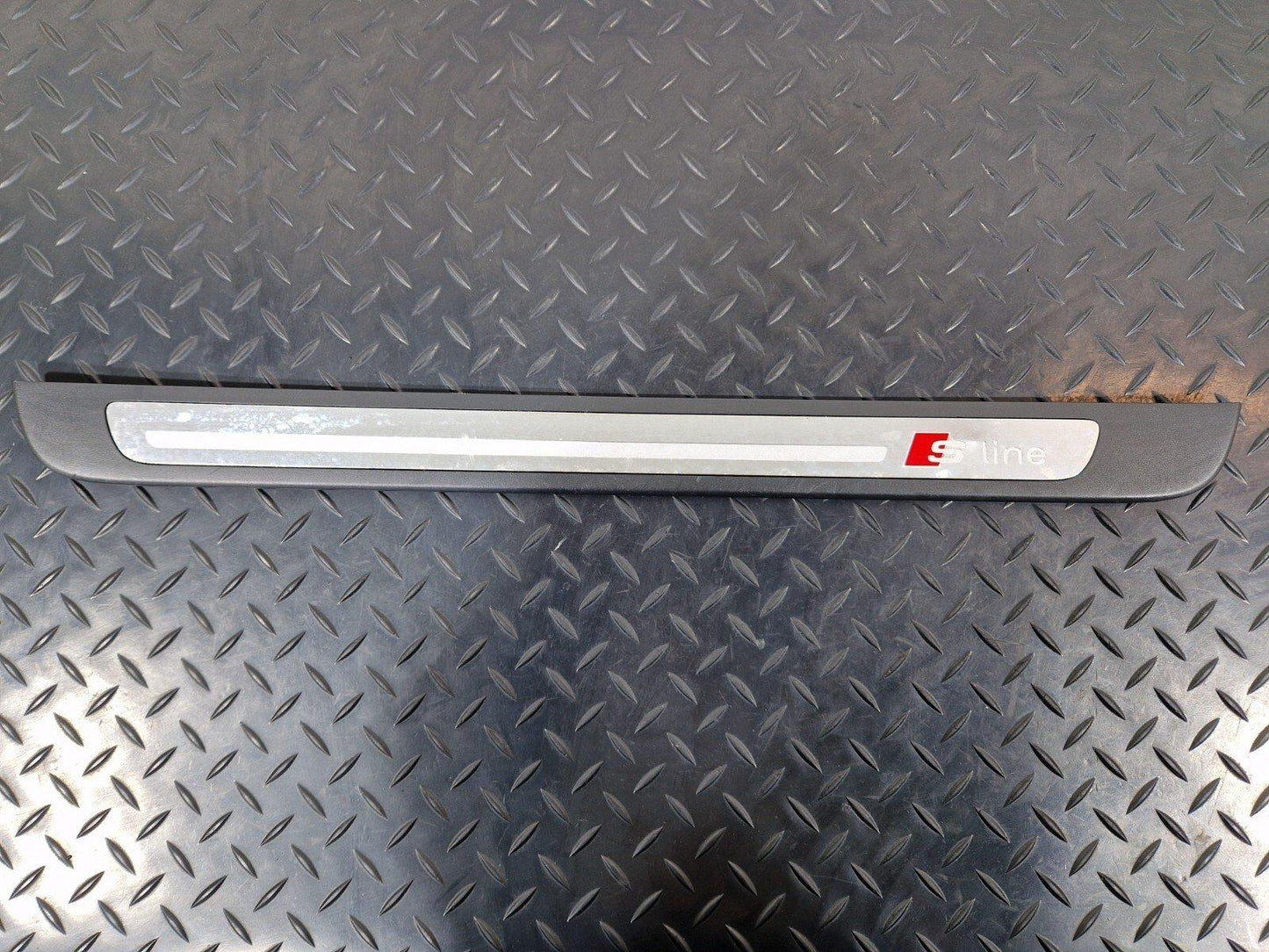 12-18 AUDI A6 C7 DOOR ENTRY SILL KICK PLATE COVER FRONT LEFT SIDE 4G0853373