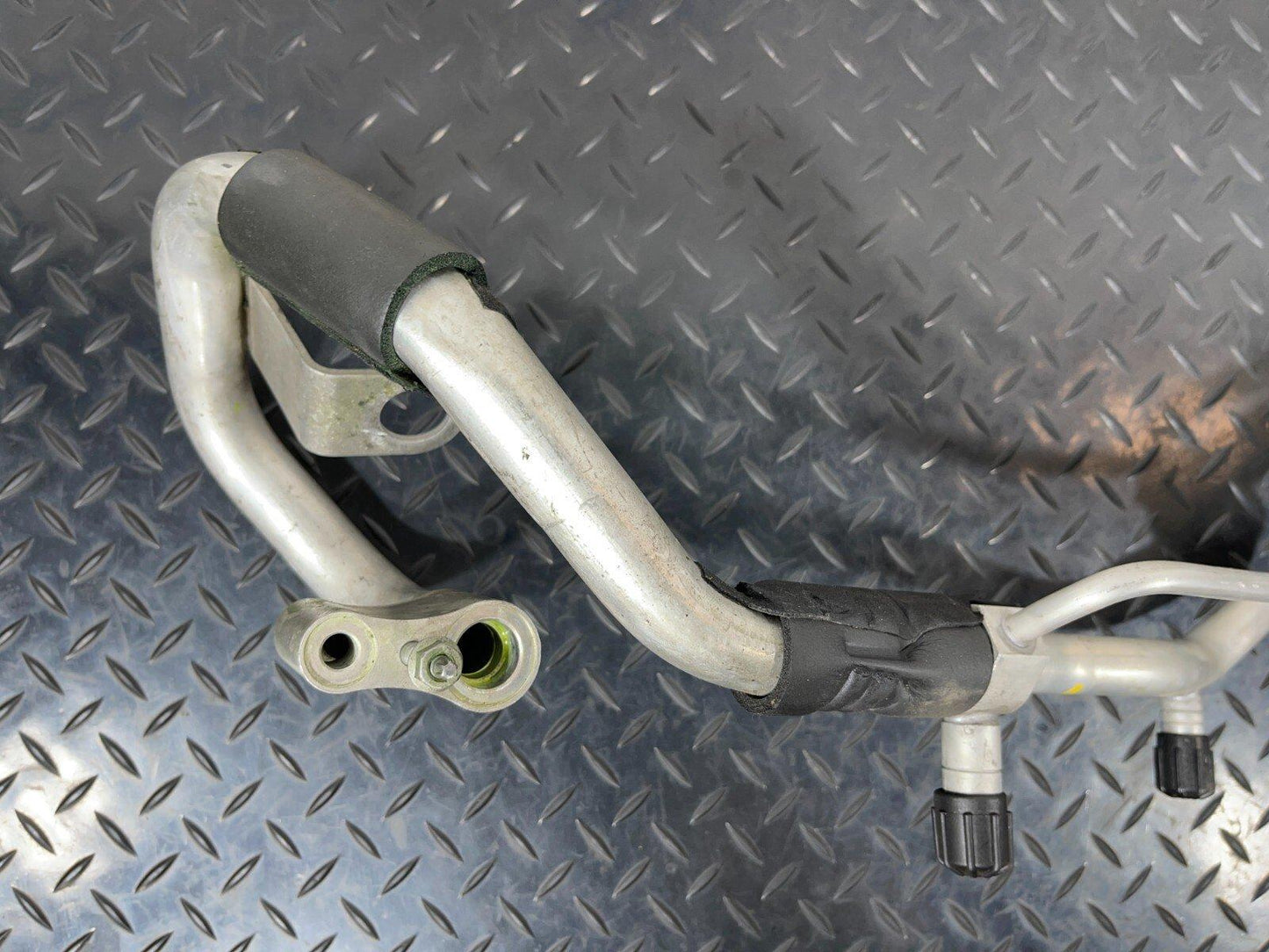 14-21 MERCEDES BENZ C300h W205 A/C AIR CONDITIONING PIPES  A2058304702