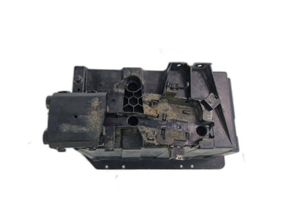 18-ON MERCEDES BENZ SPRINTER GENUINE W907 BATTERY BOX A9076102500