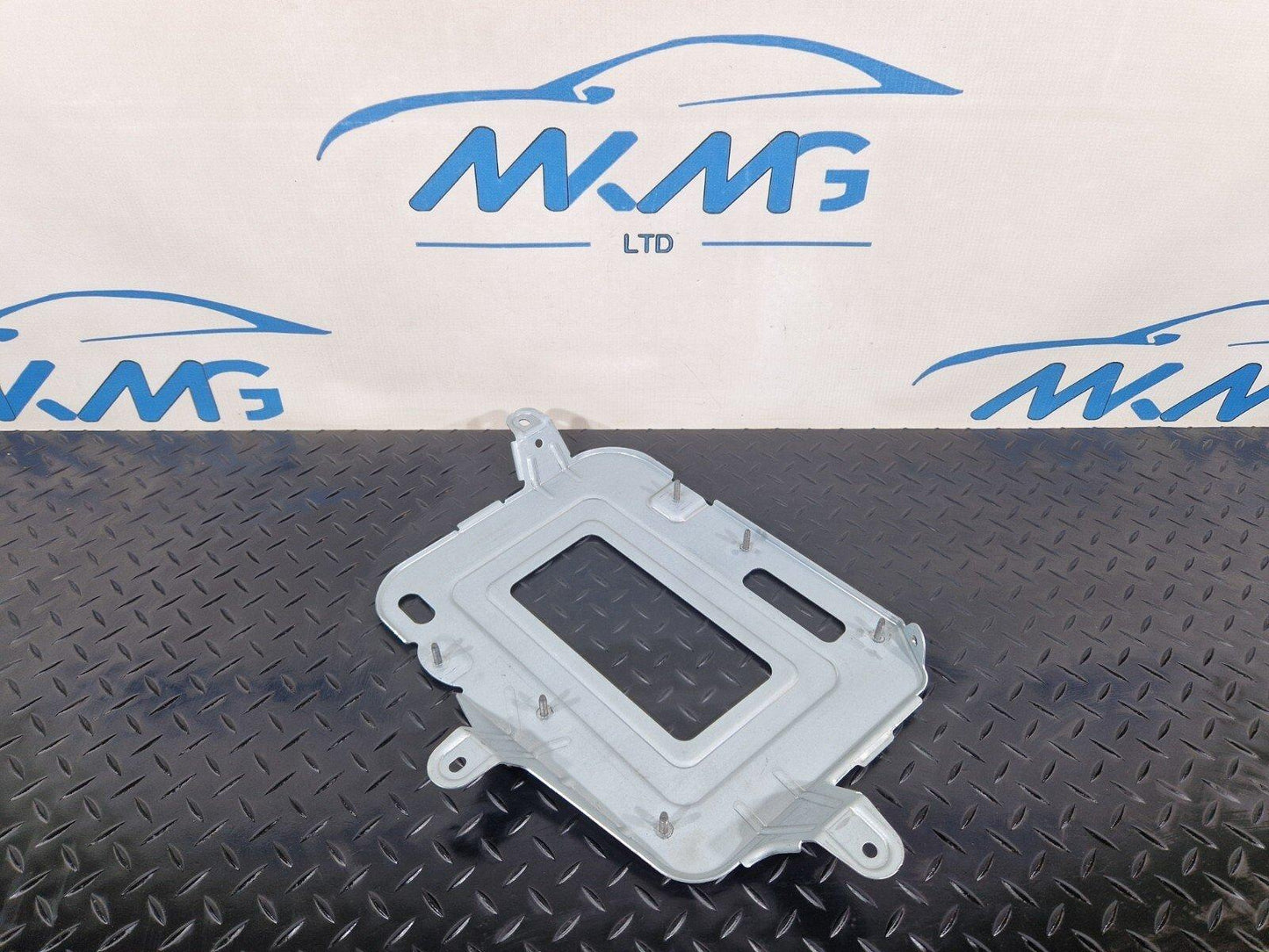 19-ON MERCEDES B CLASS W247 CONTROL MODULE UNIT BRACKET HOLDER A2475455700