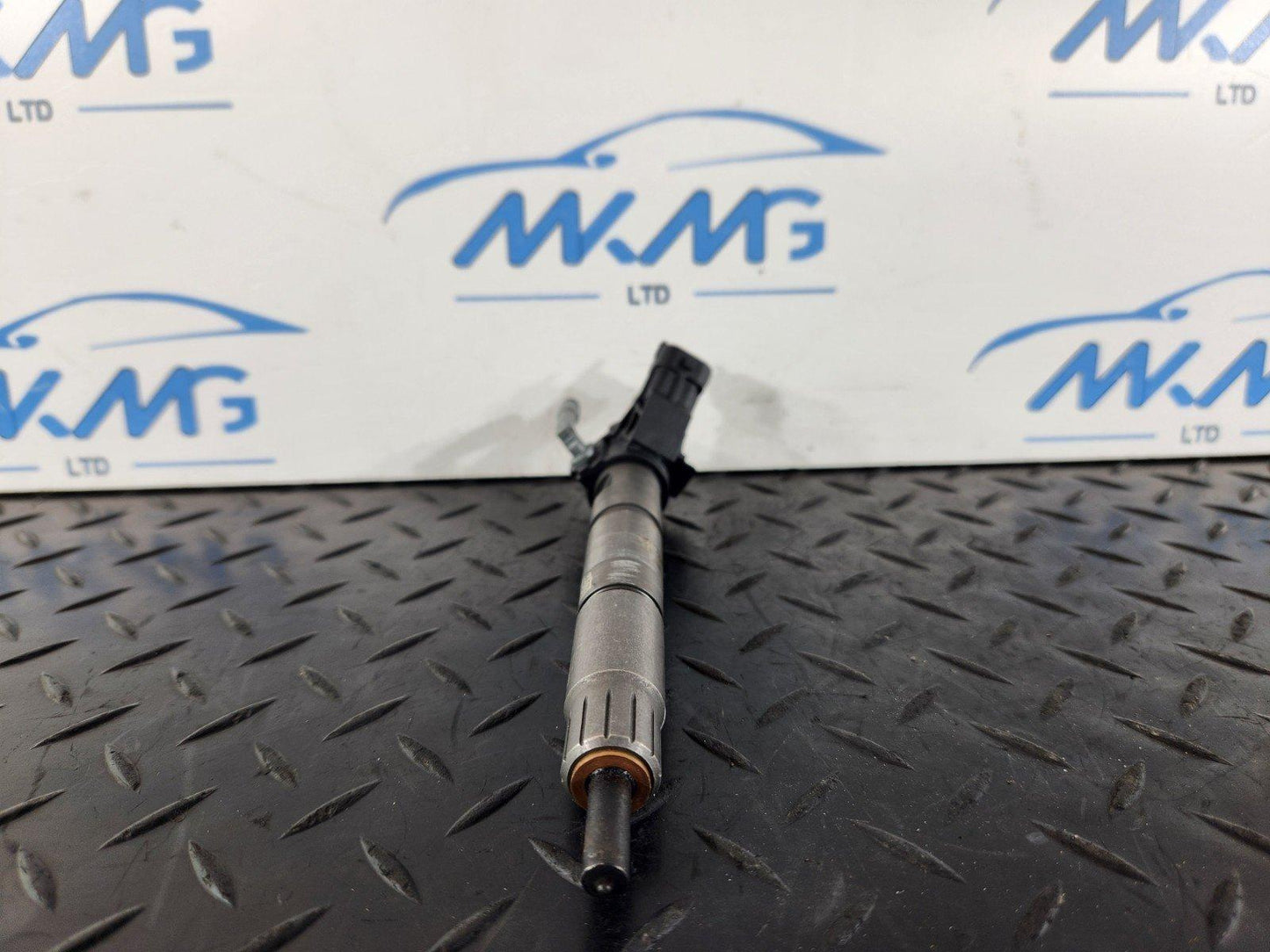 RANGE ROVER EVOQUE L551 CLUTCH CYLINDER TUBE TO UPPER CONNECTOR M8D27K592BB