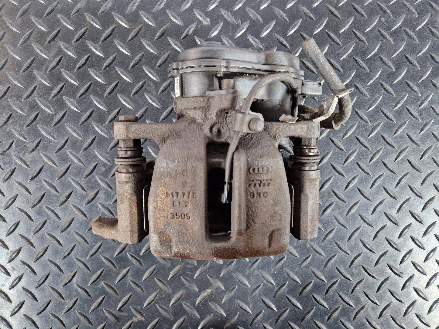 12-18 AUDI A6 C7 GENUINE REAR LEFT N/S/R ELECTRIC COMPLETE BRAKE CALIPER 4G5AH