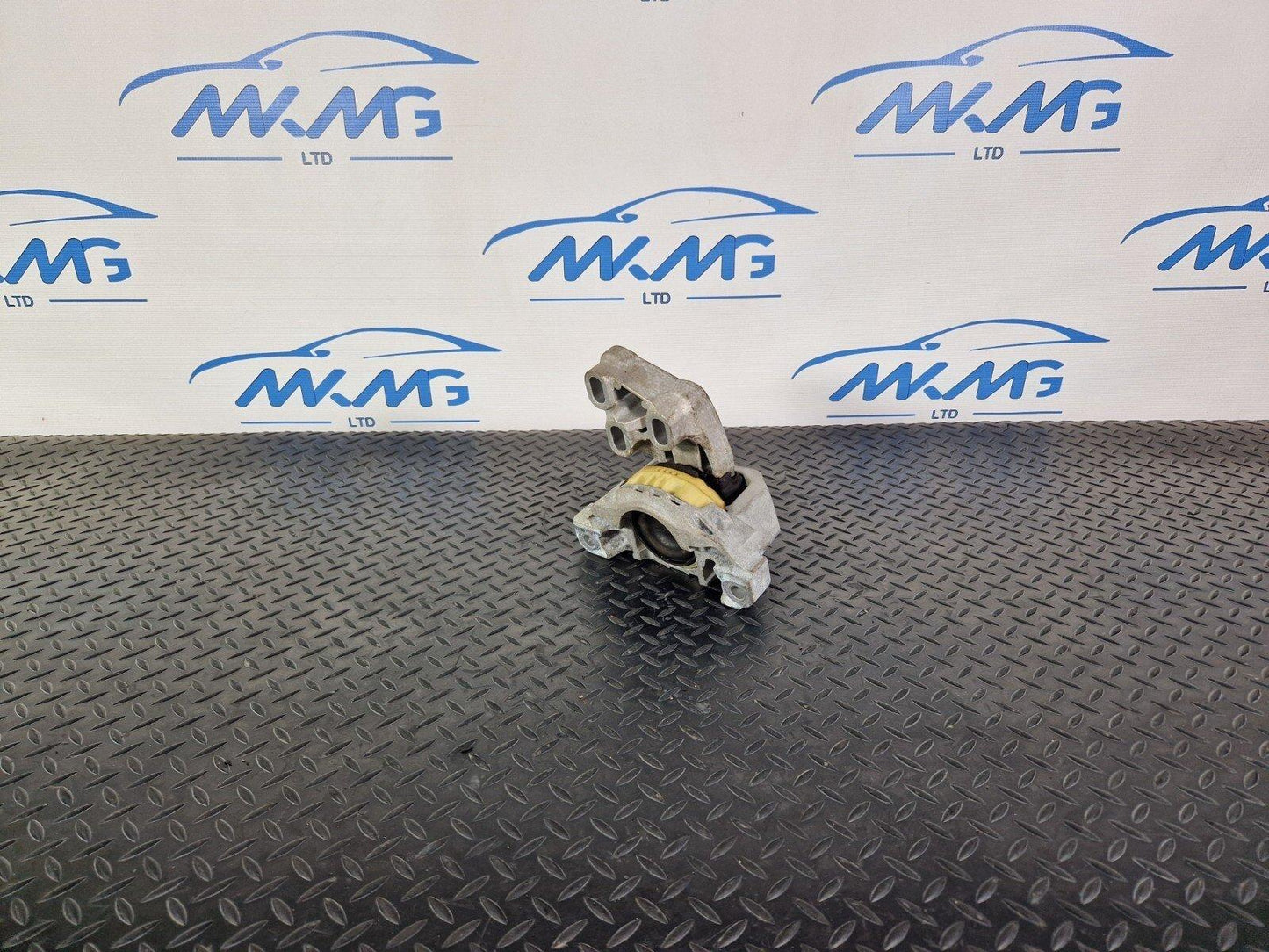 14-20 MERCEDES BENZ GLA 200 X156 GENUINE 2.1 CDI ENGINE MOUNT BRACKET AC46000DF
