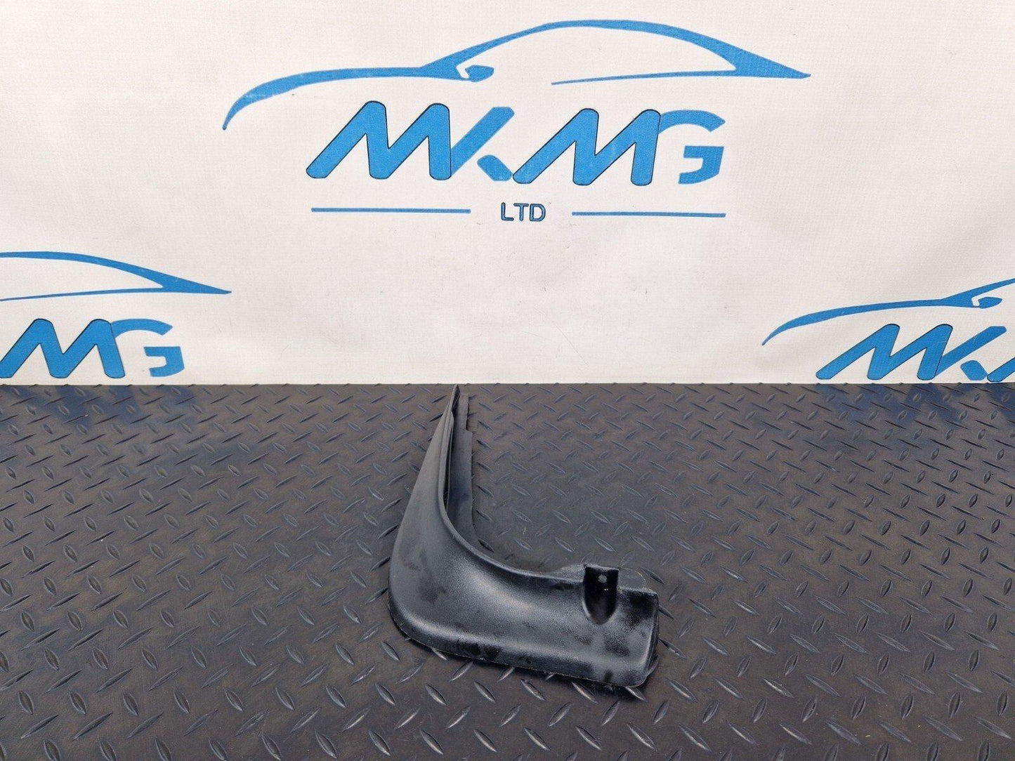 14-21 MERCEDES BENZ C200 W205 FRONT MUD FLAP SPLASH GUARD A2058900078