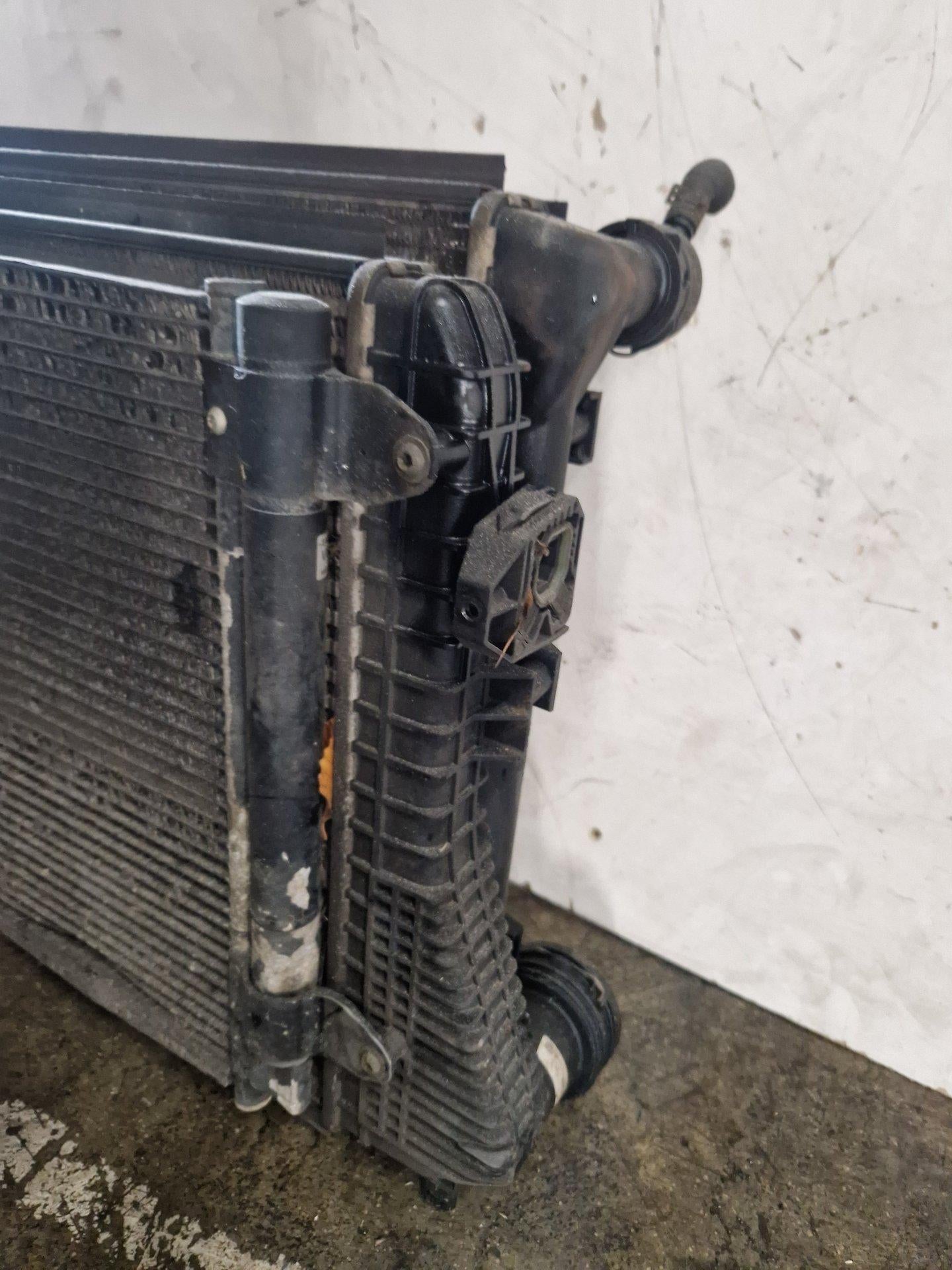 Volkswagen Touran MK1 - 1T MPV 2.0 Diesel Manual Genuine Radiator Rad Pack