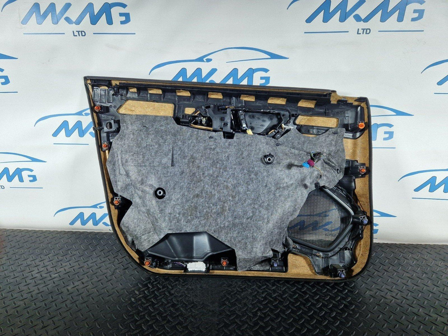 12-18 MERCEDES BENZ W176 GENUINE FRONT RIGHT DRIVE SIDE DOOR CARD PANEL