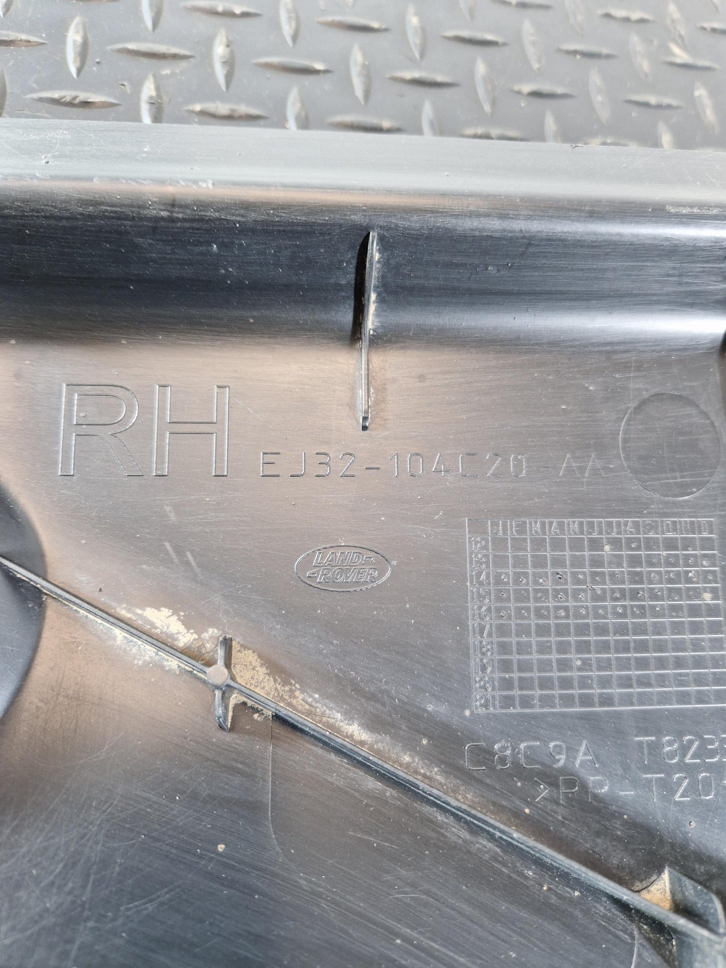 RANGE ROVER EVOQUE L538 O/S DRIVER SIDE REAR UNDERTRAY PANEL EJ32104C20AA