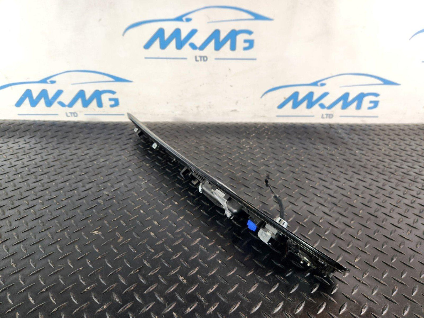 10-18 VW TOUAREG 7P GENUINE FRONT RIGHT O/S DOOR HANDLE 7P6837114