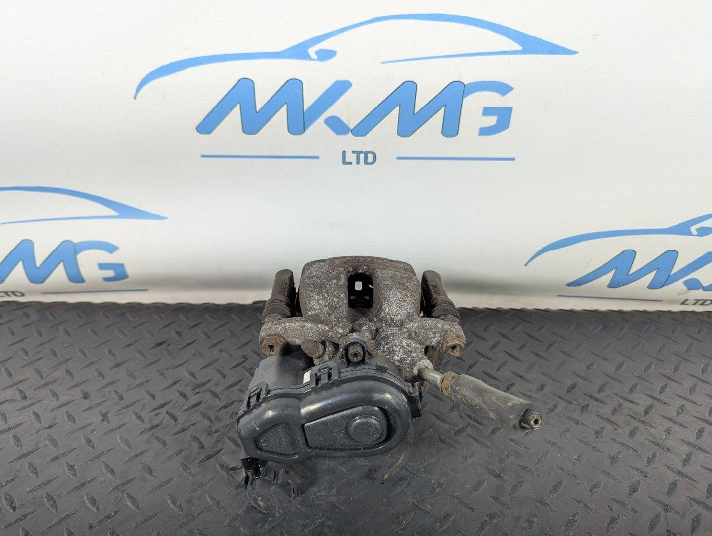 13-19 MERCEDES BENZ CLA C117 GENUINE REAR RIGHT O/S BRAKE CALIPER A2464232498