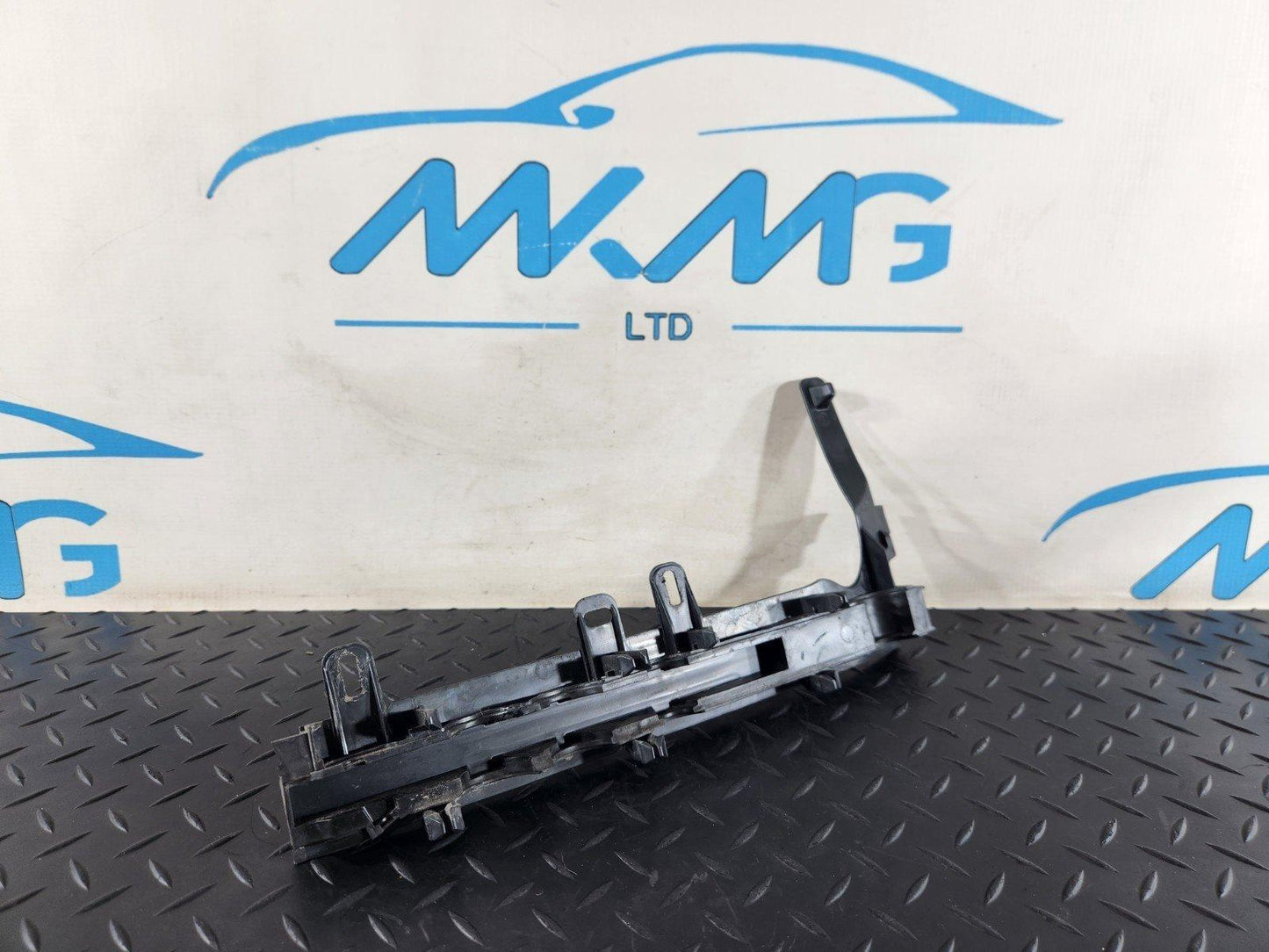 16-22 MERCEDES BENZ X253 GENUINE BONNET LEFT UPPER SEAL A2538314300