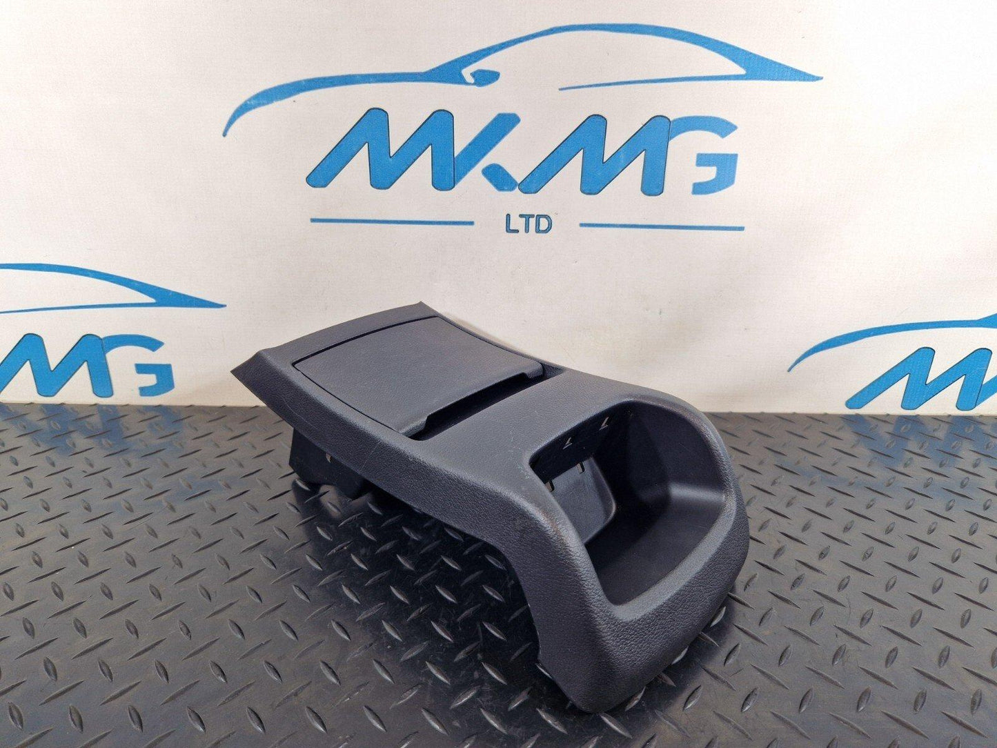 18-ON MERCEDES BENZ A CLASS W177 GENUINE CENTER CONSOLE REAR STORAGE TRIM COVER