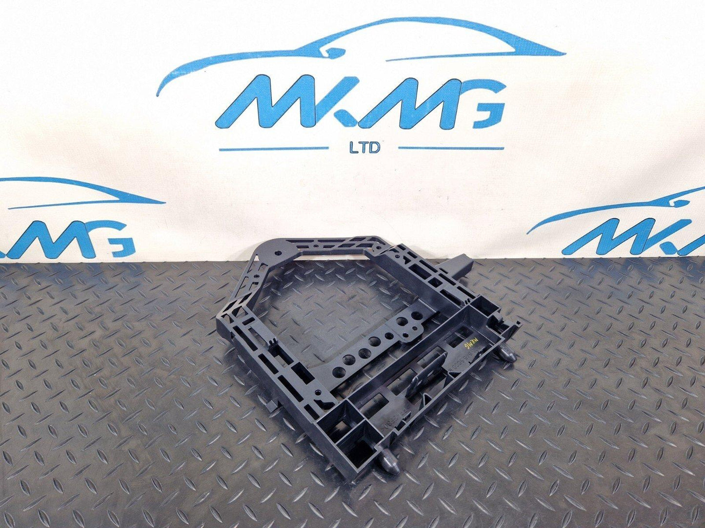 14-21 MERCEDES BENZ W205 REAR CONTROL MODULE BRACKET MOUNT HOLDER A2055456000