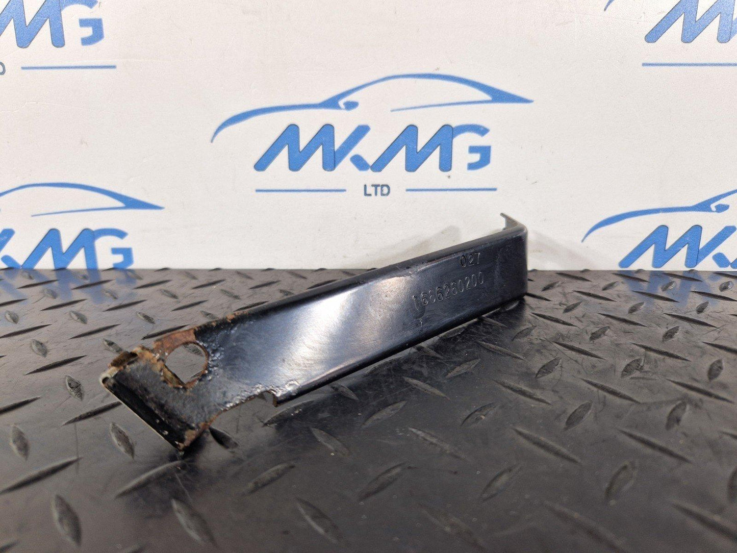 11-19 MERCEDES BENZ ML W166 GENUINE FRONT RIGHT PANEL STRUT A1666260200