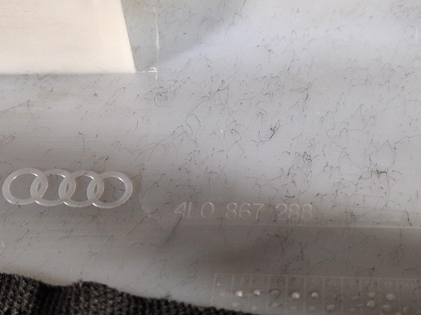 10-15 AUDI Q7 4L  GENUINE RIGHT UPPER C PILLAR TRIM IN BLACK 4L0867288