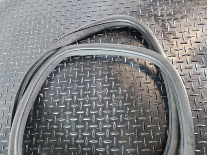 16-22 MERCEDES BENZ X253 REAR DOOR RUBBER SEAL FITS LEFT & RIGHT A2536970251