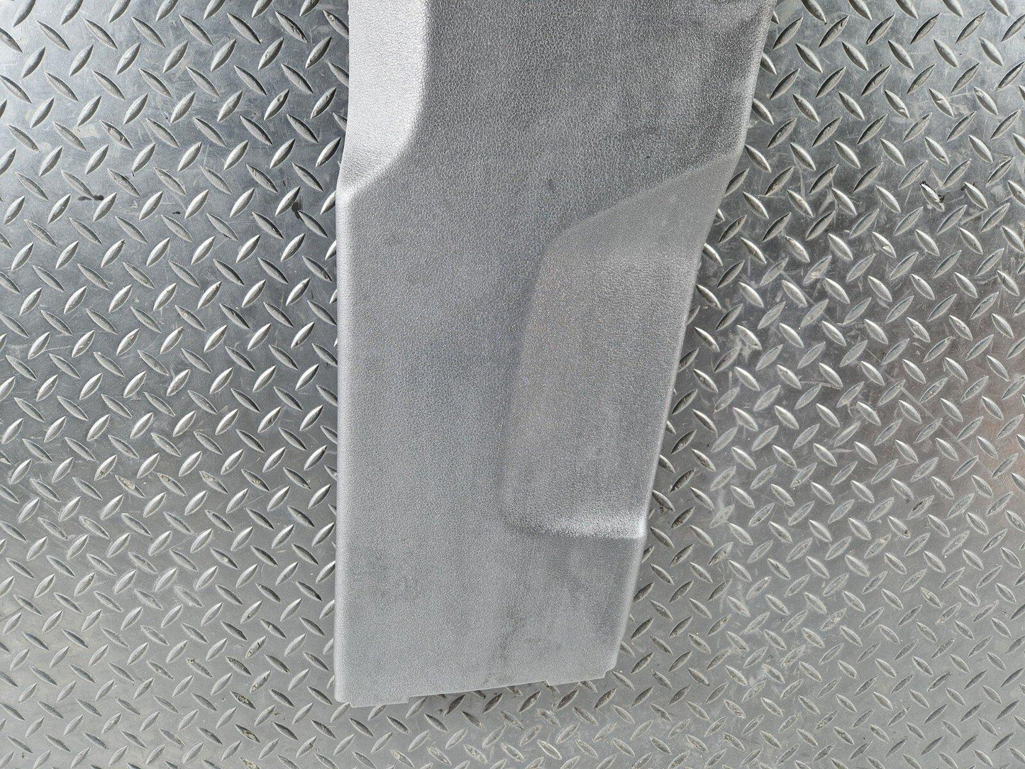 16-19 AUDI A4 B9 S-LINE GENUINE FRONT RIGHT DRIVER SIDE B-PILLAR TRIM 8W0867240