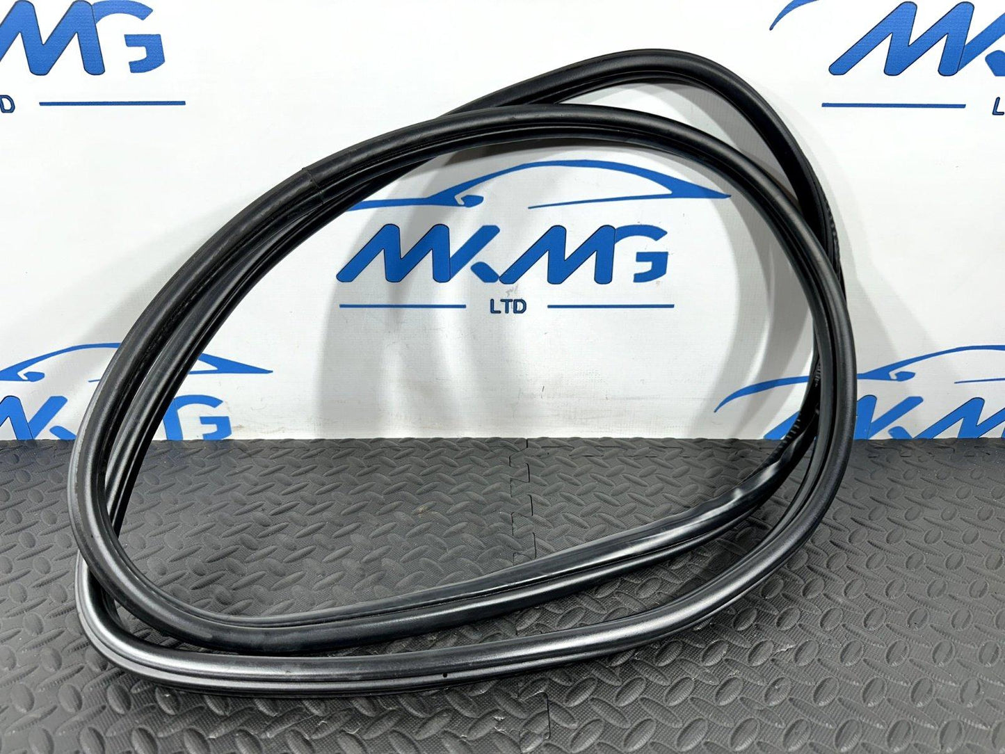 14-21 BMW 2 SERIES GRAN TOURER F46 GENUINE REAR OS/NS DOOR RUBBER SEAL 7316818