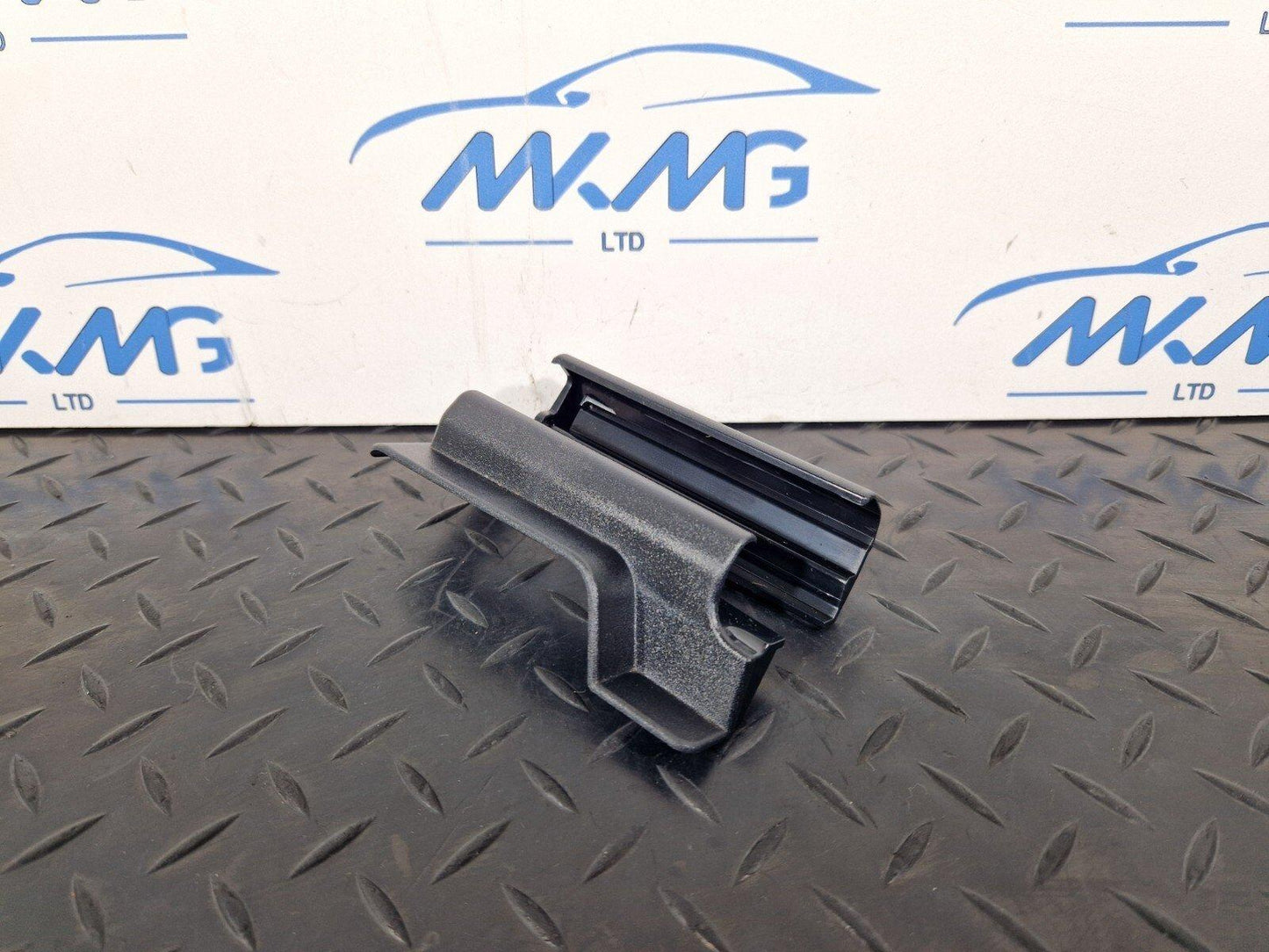 14-21 MERCEDES BENZ C200d W205 OEM FRONT SEAT GUIDE RAIL END COVER A2059190700