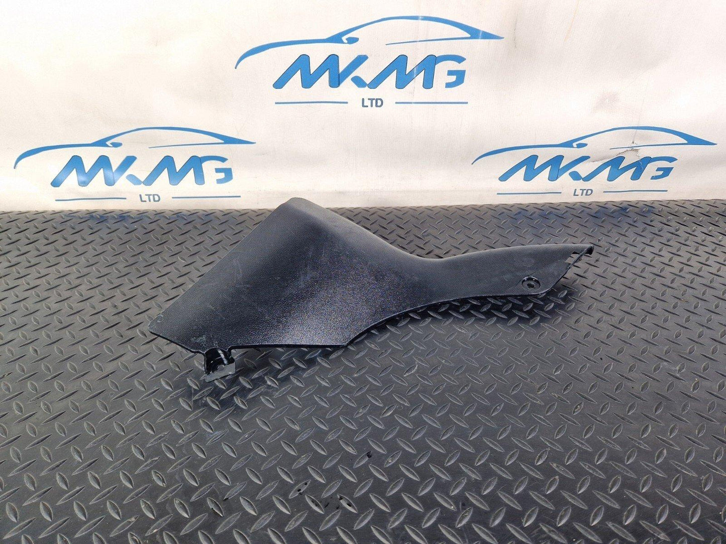 18-ON MERCEDES BENZ SPRINTER W907 W910 RIGHT FOOTWELL TRIM A9076880100