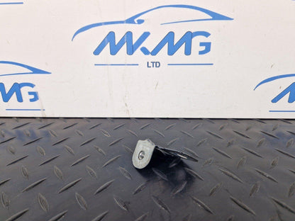 16-19 AUDI A4 AVANT B9 S-LINE FRONT RIGHT DRIVER SIDE WING BRACKET 8W0821470