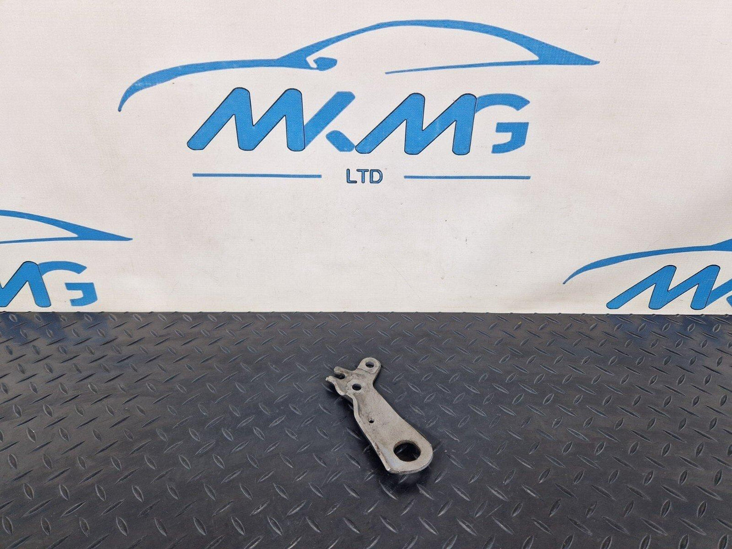 18-ON MERCEDES SPRINTER W907 W910 LEFT ENGINE MOUNT LIFT EYE A6512230741