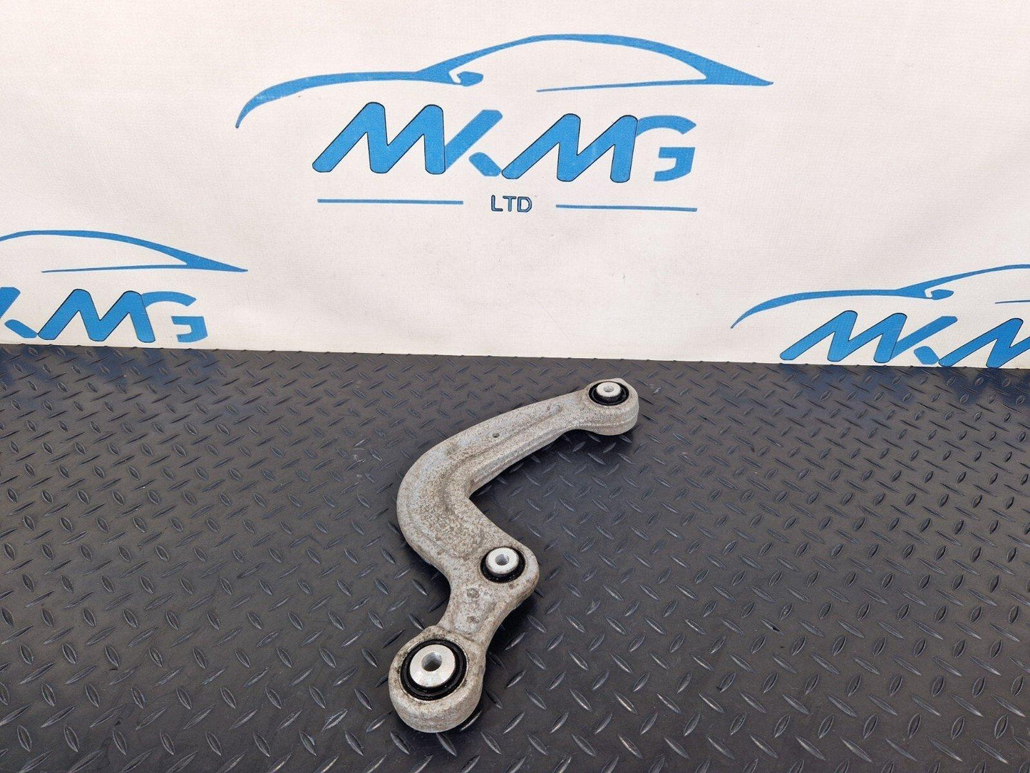 16-19 AUDI A4 B9 GENUINE OEM REAR LEFT CONTROL ARM REAR LEFT CONTROL ARM 8W05053