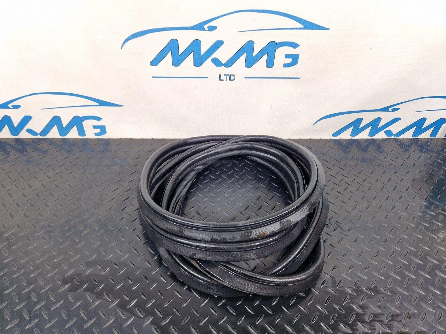 12-18 BMW 4 SERIES F36 M-SPORT TAILGATE BOOTLID TRUNK RUBBER SEAL 7314602