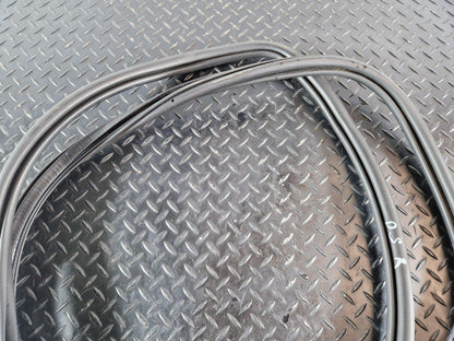 10-15 AUDI Q7 4L 3.0 TDI OEM REAR DOOR RUBBER SEAL FITS LEFT & RIGHT 4L0833721A