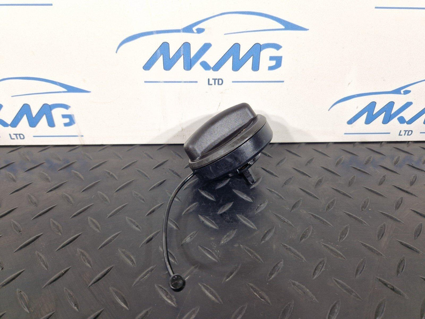 19-ON MERCEDES BENZ CLA C118 HYBRID FUEL TANK FILLER CAP A0004700900