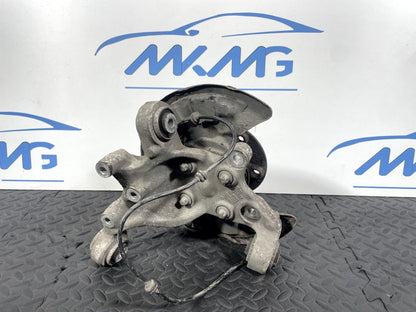 12-18 MERCEDES A B CLA W176 W246 C117 GENUINE REAR RIGHT SIDE WHEEL HUB A2460406