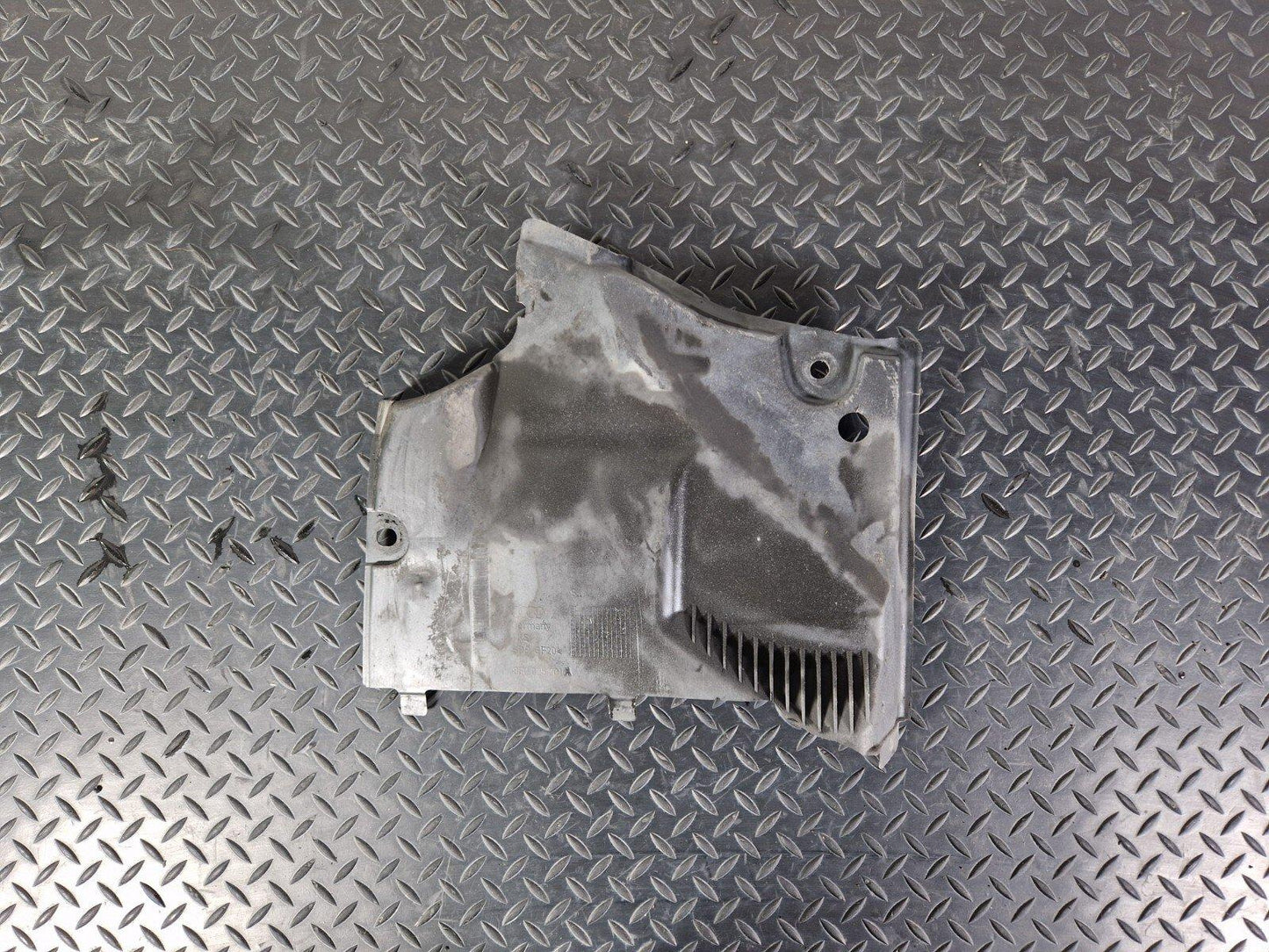 12-17 AUDI S5 CONVERTIBLE 3.0 TFSI FRONT LEFT UNDERBODY COVER 8F0825201A