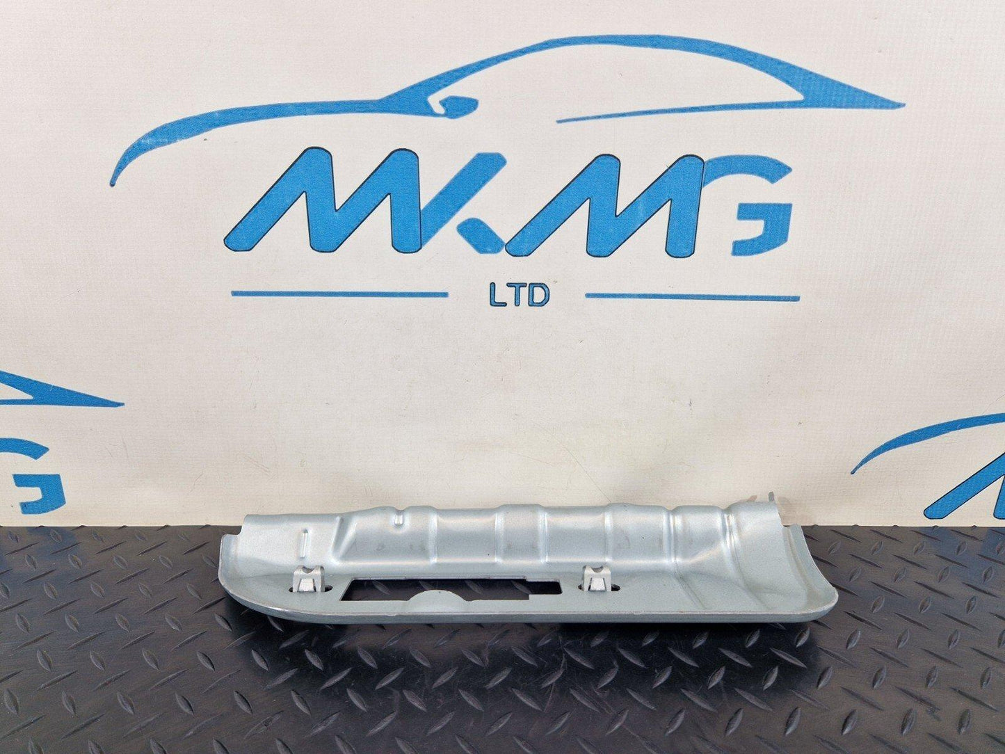 MERCEDES BENZ A CLASS W177 REAR LEFT N/S GRAB HANDLE ROOF MOUNT BRACKET